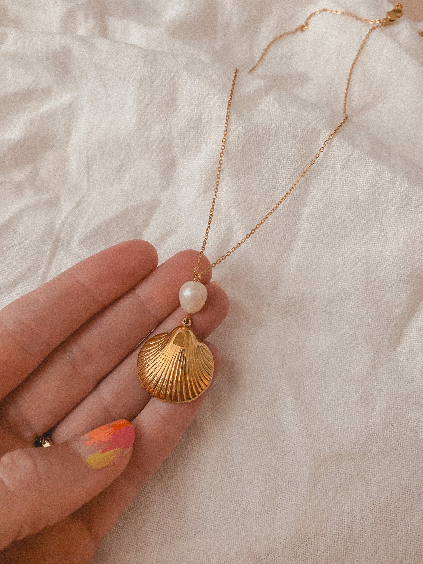 Large Shell + Pearl Necklace