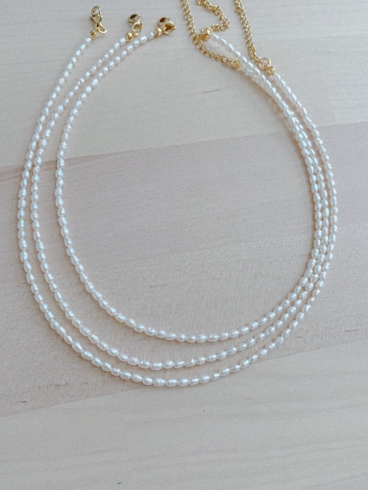 Tiny Pearls Necklace - Mae Cargo